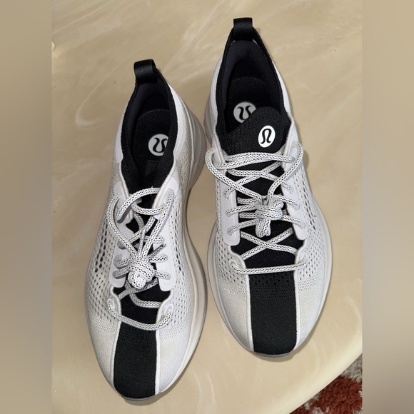 NWOT Lululemon Women's Chargefeel 3 Workout Shoe white/black - Picture 7 of 12